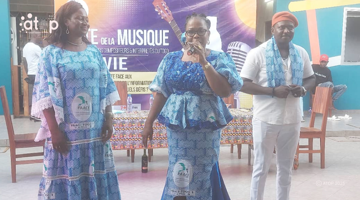 32 La presidente de FAACI milieu dadresse aux artistes