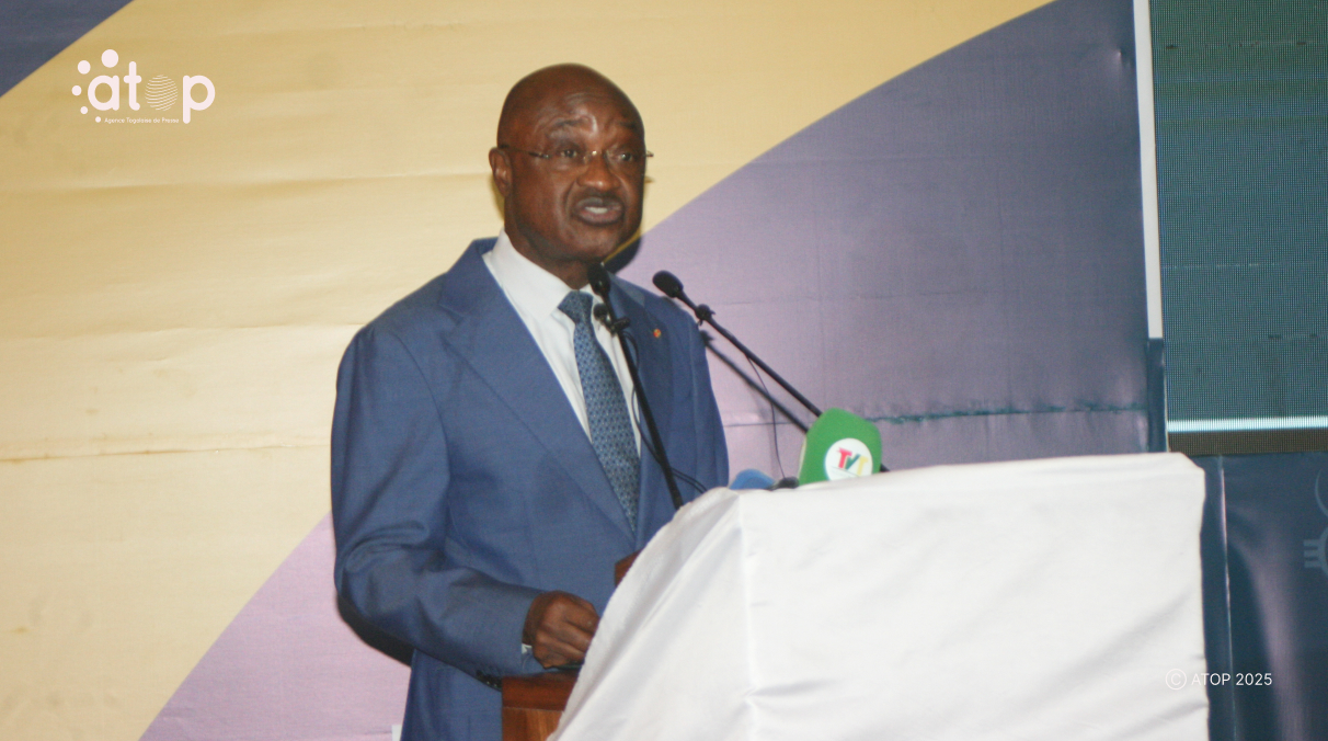 Le ministre Barcola lancant les travaux site 1