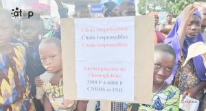 Santé/drépanocytose : La troupe théâtrale "Le Phare" invite les populations à faire des choix responsables 2 Oliver423