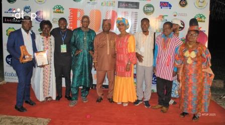 Fin de la 3ème édition du festival boom Kpalimé : trois films primés 1 PHOTO 8 Photo de groupe des laureats et les officiels