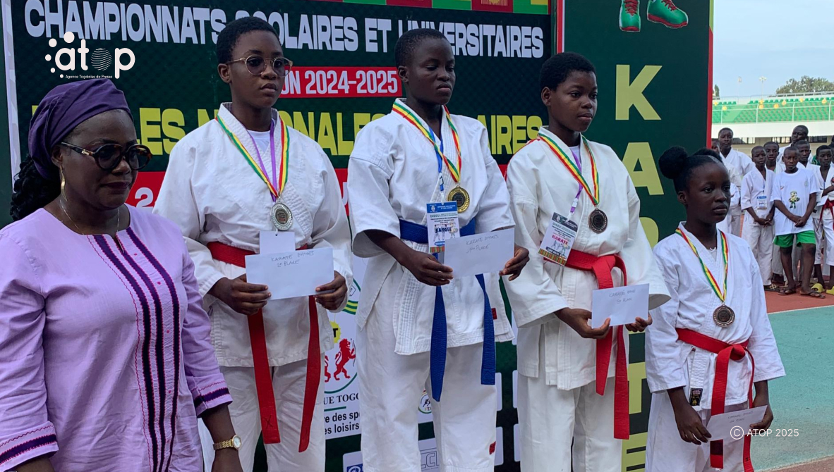 Remise de medaille aux athletes de Karate
