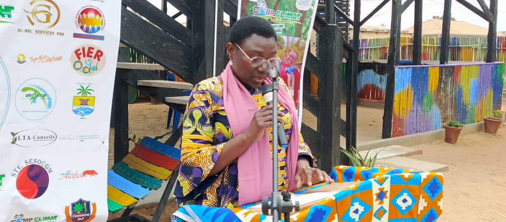 15 Mme Yaou Mery livrant son discours douverture