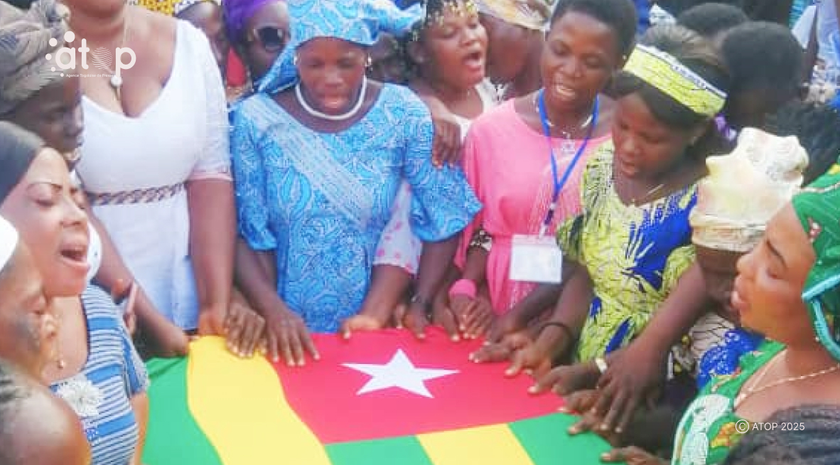 Avé/ compassion groupe de reveil : une priere en faveur du Togo à Kévé 1 36 Photo de famille pour la Paix au Togo