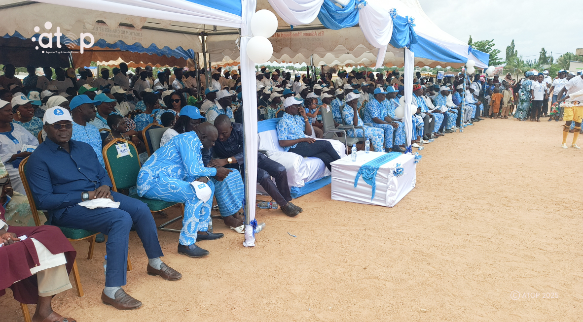 37 Les officiels