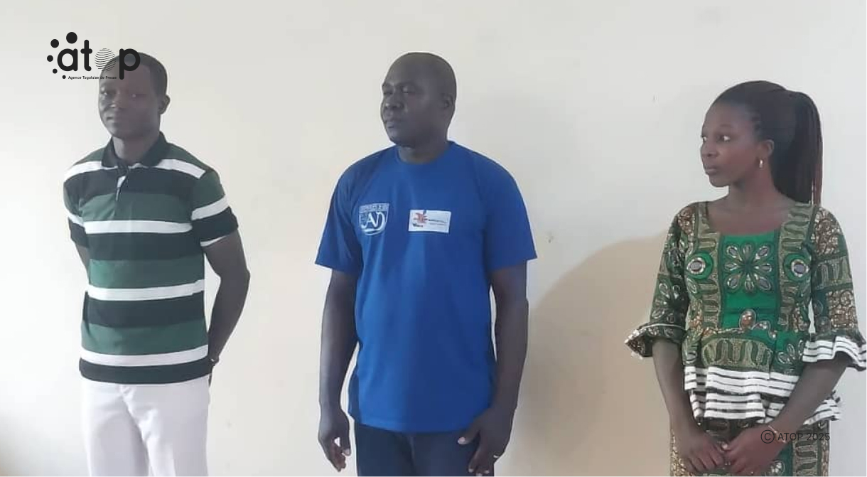 8 Les membres de lexecutif de lAFP M. Michel Massamesso Koumai a gauche
