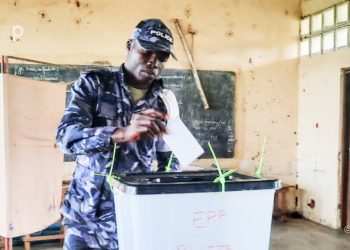 Elections municipales 2025 :  les forces de défense et de sécurité votent par anticipation dans la centrale