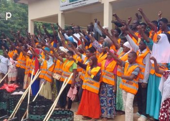 Vacances utiles : 50 jeunes scolaires engagés pour l’assainissement dans la commune Tchamba 1