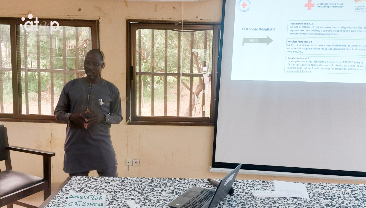 19 M Lare Yendoube lors de sa presentation sur les contours de la 3e phse et les acquis des phases precedentes
