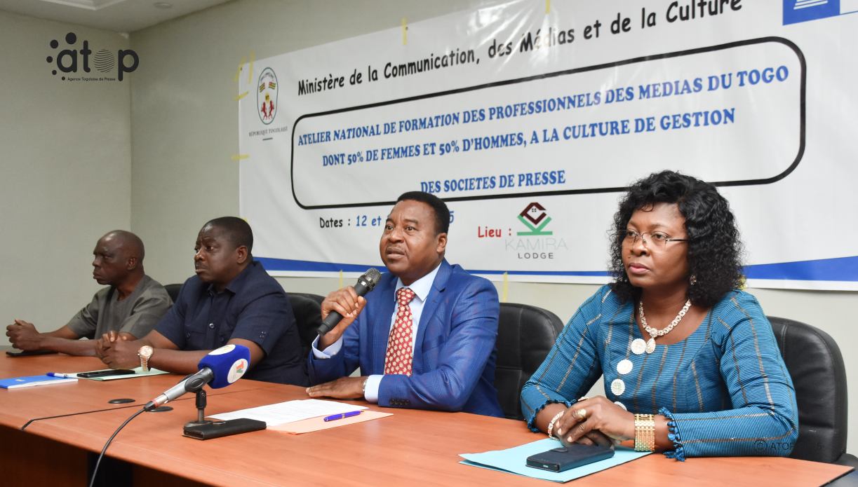 Ogou/ gestion des sociétés de presse : les professionnels des médias de la zone méridionale du Togo sont en formation a Atakpamé 1 20 Le directeur de cabinet du minsitere de la communication Missite Kokou ouvrant les