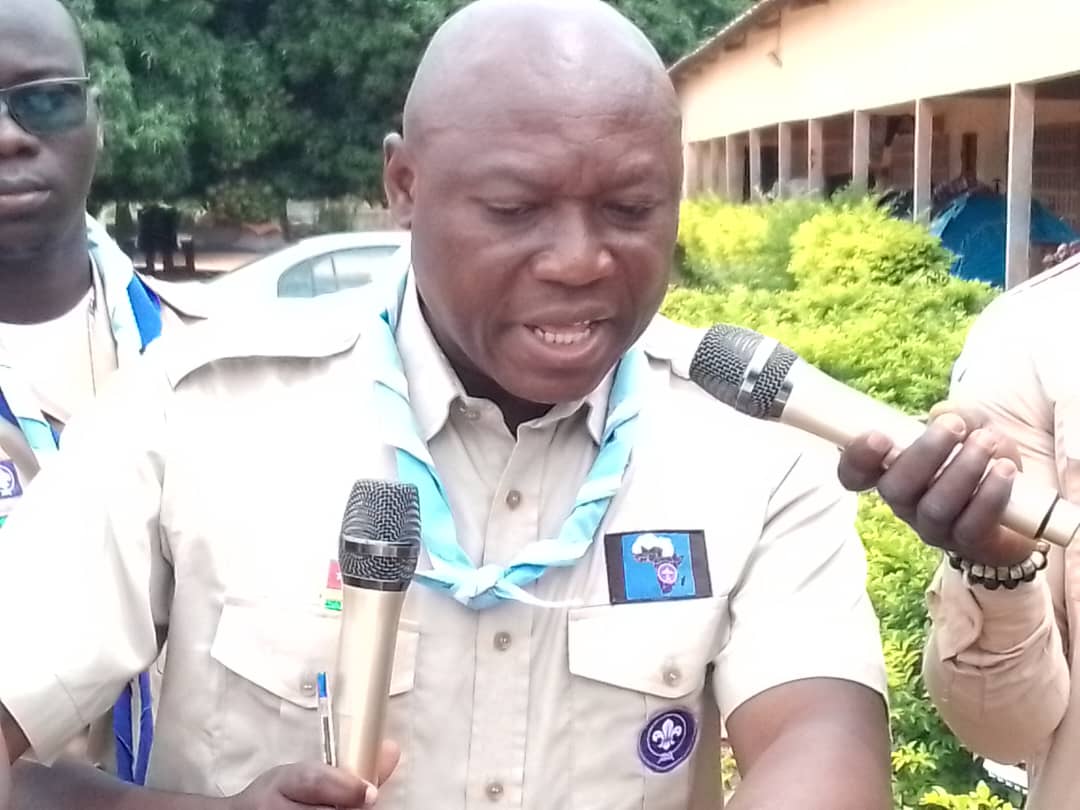 32 Un camp national Ntifafa de lAST souvre a Adeta. Le commissaire de lAST Bouloufei Manzama Esso sadressant a lassistance