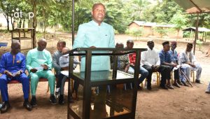 Le president de l'Association NGK Melessoussou Koffi invitant la population à soutenir le projet