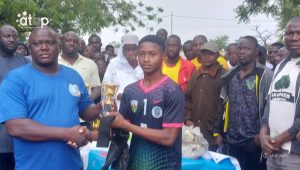 La coupe de meilleur gardien a Fofana