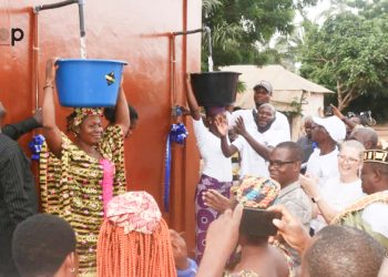 Agoè-nyivé :  deux forages et deux blocs de latrines publics inaugurés à Silivi kopé
