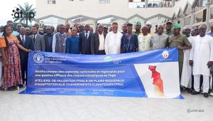PHOTO 2 Officiels et participants