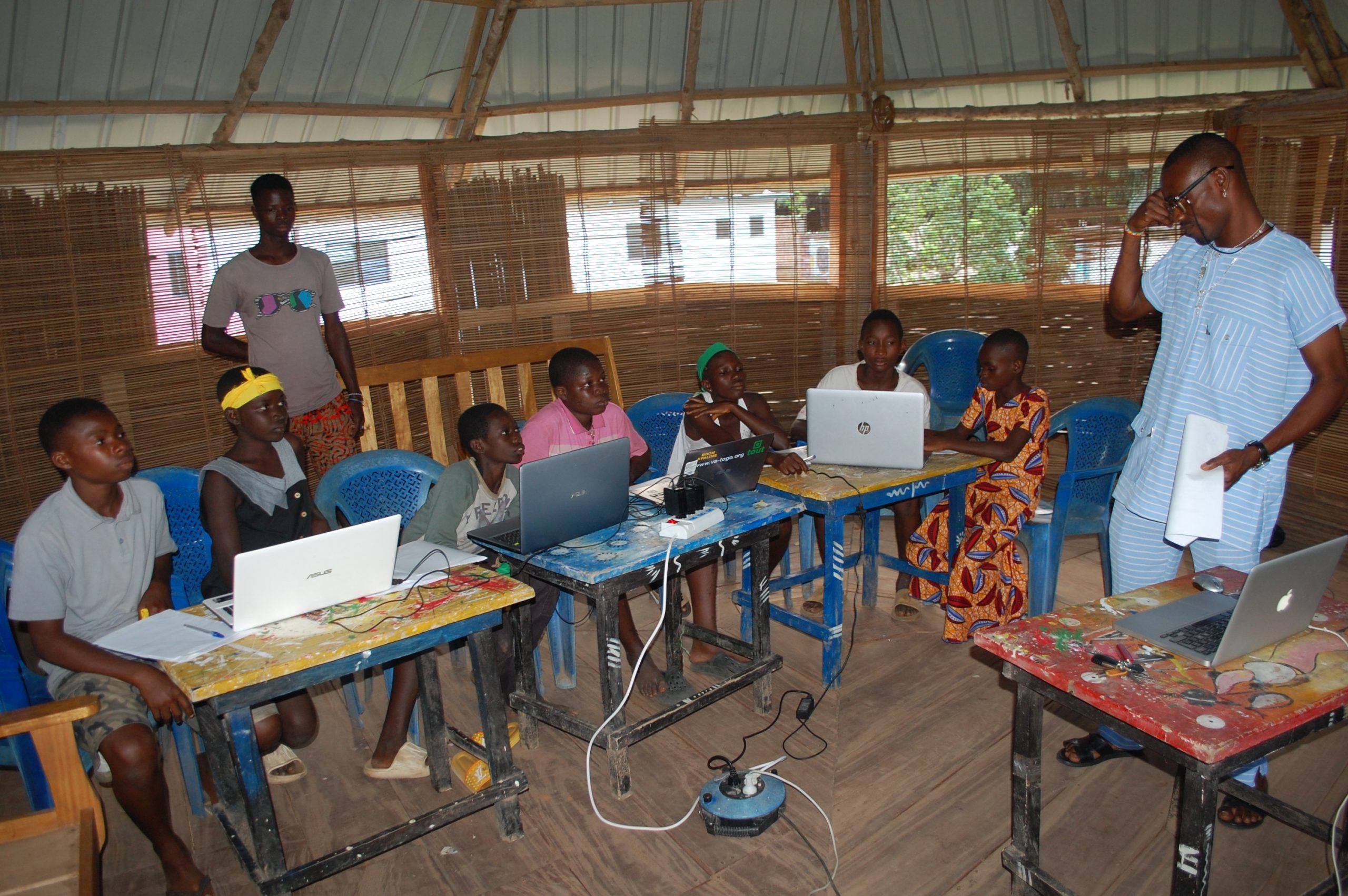 Kloto/vacances utiles : l’association kekeli Togo anime un programme socio-éducatif pour enfants 1 linitiation a linformatique scaled