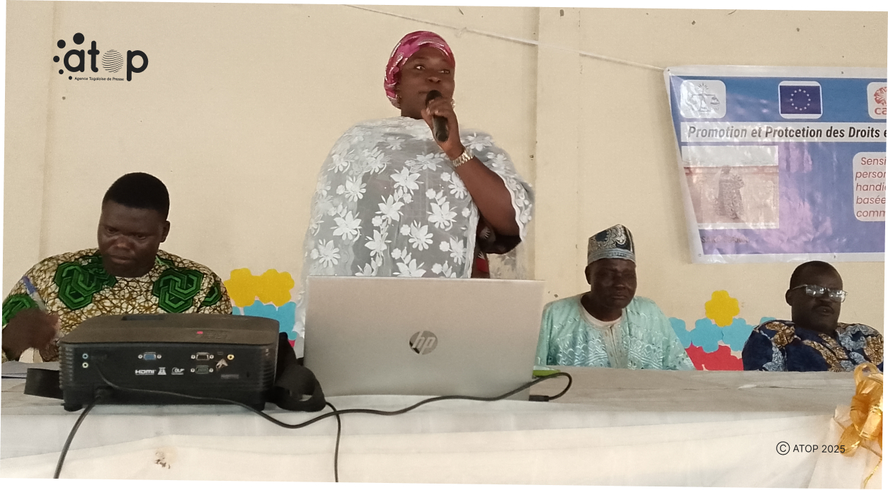 13 Mne ISSAKA adressant a la population