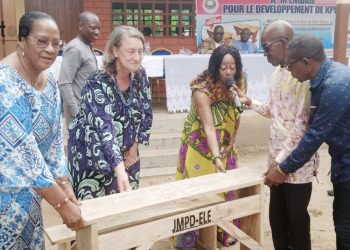 Kpélé /rentrée scolaire :  don de tables bancs à 5 établissements scolaires de la commune kpélé 2