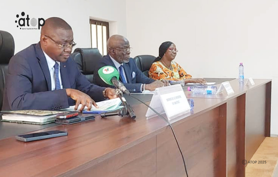 LE MINISTRE HODABALO OUVRANT