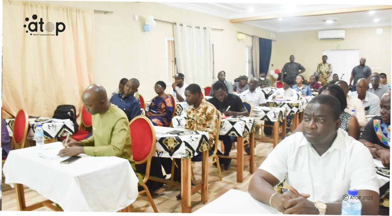 Ogou/dissemination de l’indice harmonisée des prix à la consommation, base 100 en 2023 : un seminaire tenu à Atakpamé 1 Oliver 2025 09 25T153009.550