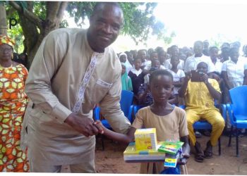 Bassar : des kits scolaires aux élèves du primaire, collège et du lycée du canton de bangeli