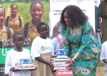 Haho : la campagne nationale de distribution des kits scolaires lancée à Djémégni