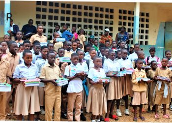 Kloto : FAM-Togo offre des kits scolaires à plus de 600 élèves