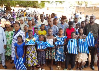 Agoè-Nyivé/Rentrée scolaire 2025-2026 : 250 élèves bénéficient des kits scolaires