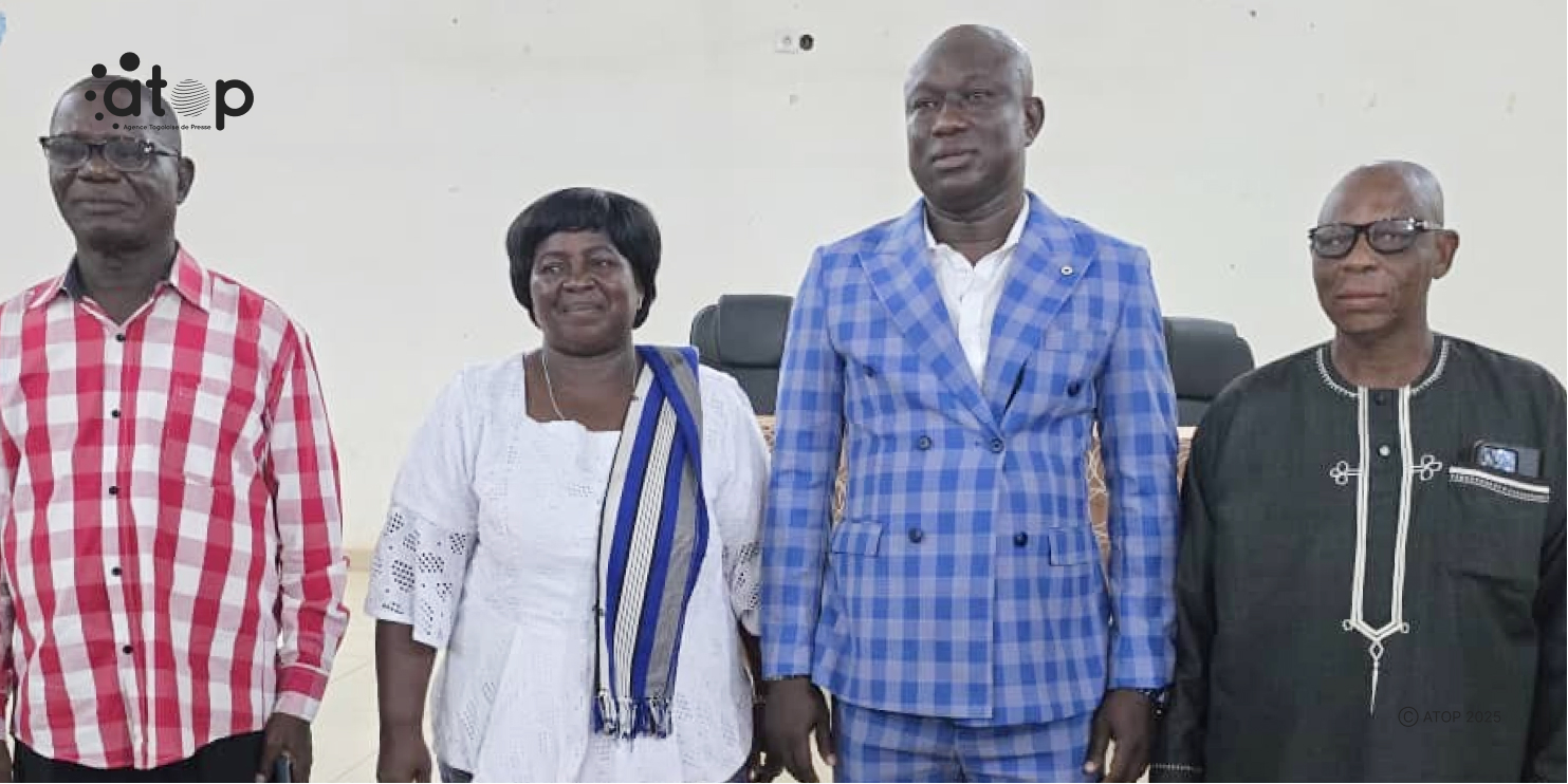 21 La maire de Tone 1 et ses adjoints