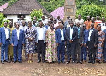 Ogou : le Conseil régional des Plateaux en tournée inspection à la CEET et au CHR d’Atakpamé
