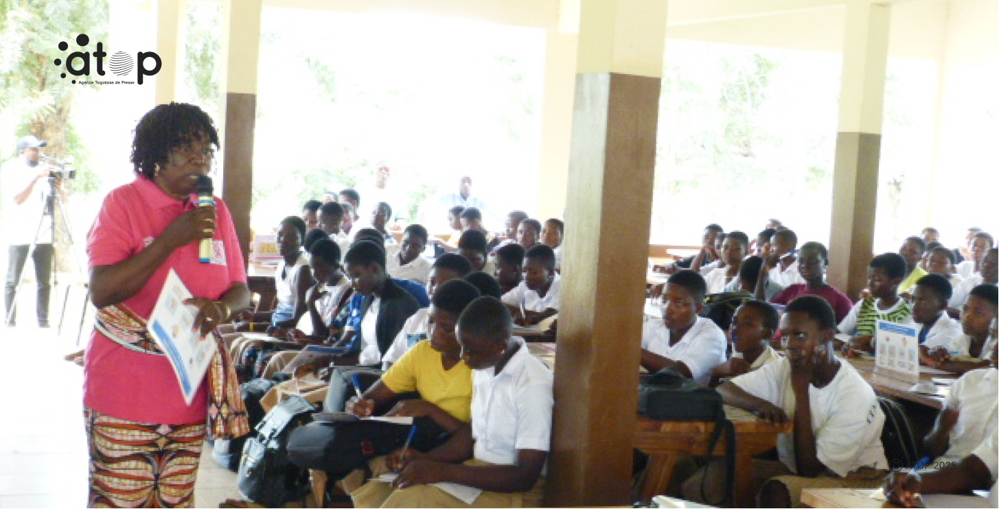 Kozah/Octobre rose : Les élèves du lycée Kara 2 sensibilisés sur le cancer du sein 1 7 Seance de sencibilisation