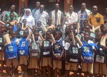 Ave : don de kits scolaires aux élèves de l’EPC Noépé