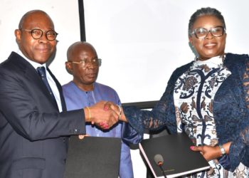 Passation de charges : Mme Kouigan passe le portefeuille de la Culture et des arts à Isaac Tchiakpé