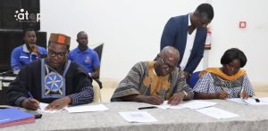 Signature d'accords