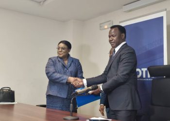 M. Tchodiè passe le témoin à Mme Tségan en qualité de nouvelle commissaire générale de l’OTR