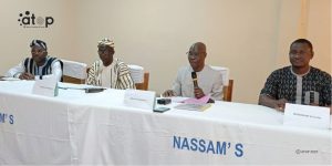 12 Le prefet Tchimbiandja au micro ouvrant les travaux