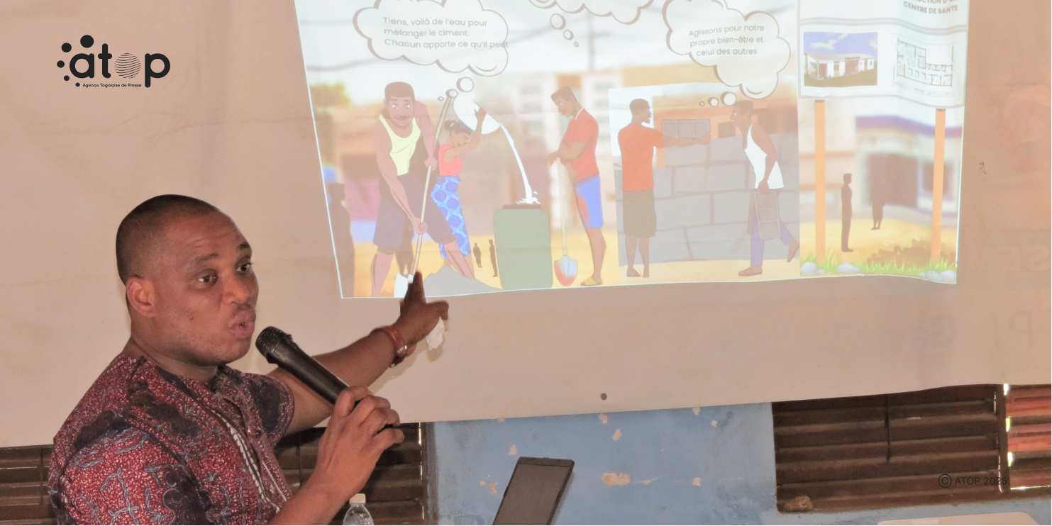 15 M. Oubo Mbo lors de la presentation dune des thematiques de la formation