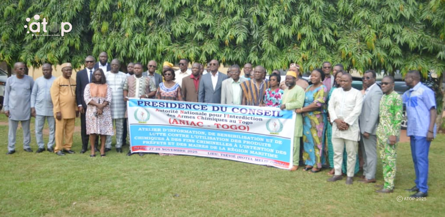 17 Officiels et autorites locales