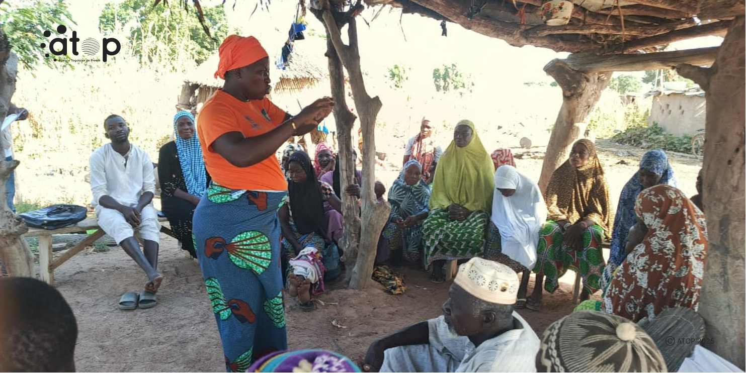 Cinkassé/Renforcer la cohésion sociale entre communautés transfrontalières : Un dialogue communautaire à Tabi 1 5 Seance de sensibilisation