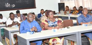 Vue partielle de l'assistance en salle