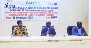 Le prefet Batossa au milieu lancant les travaux