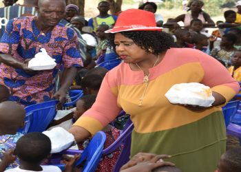 Solidarité de Noël : des repas chauds et non-vivres à 600 enfants de Doufelgou 2