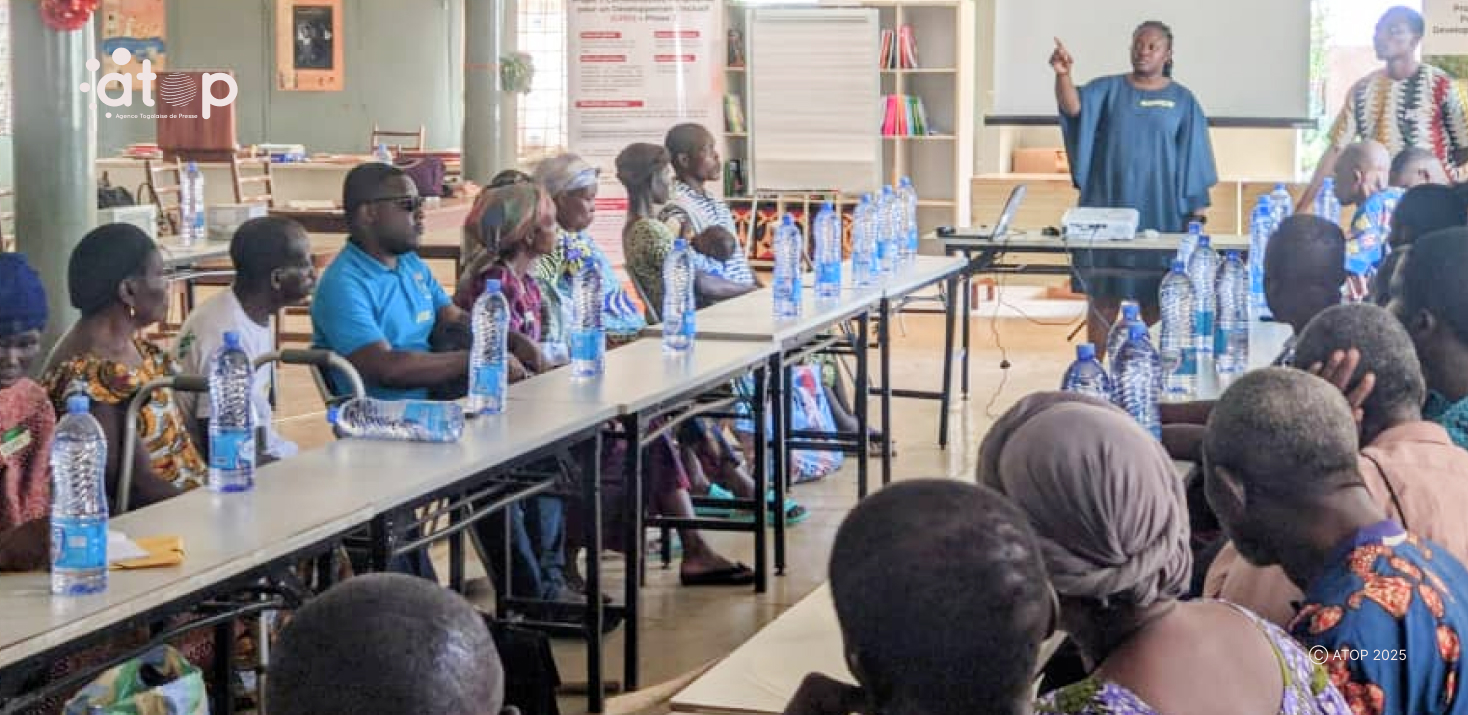 12 Vue partielle des participants suivants les presentations