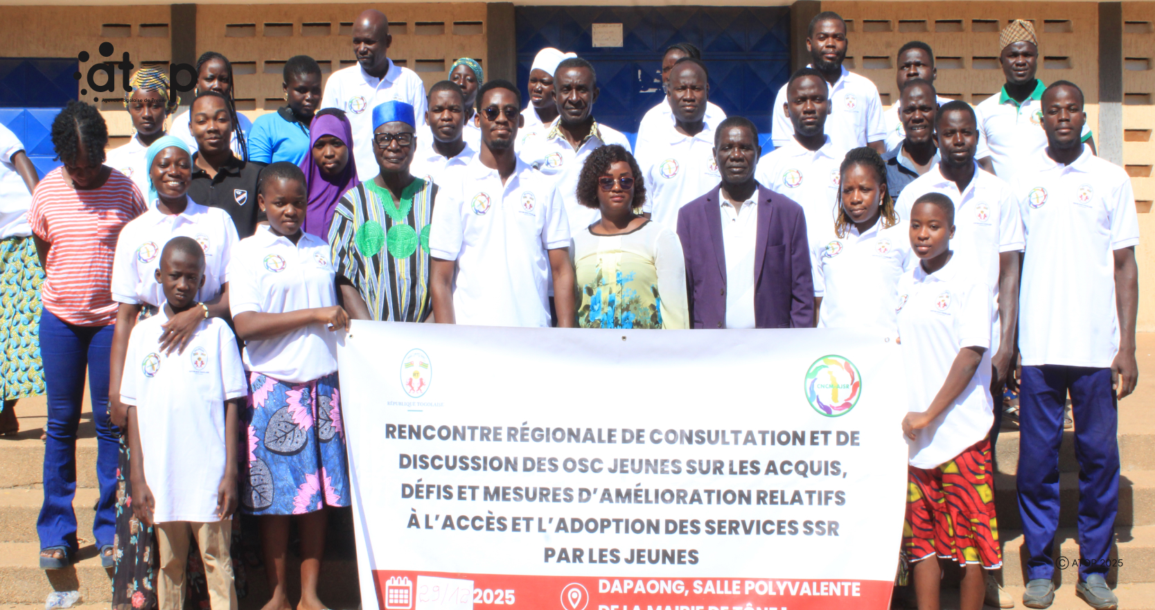14 Photo de famille des officiels et participants