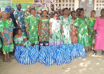 Agoè-Nyivé : ASEVA assiste des veuves et jeunes en kits alimentaires