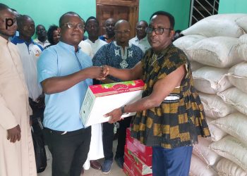 Don de kits alimentaires du Président du Conseil aux chrétiens de Wawa