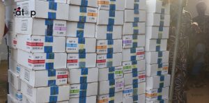 Une vue des kits festifs remis