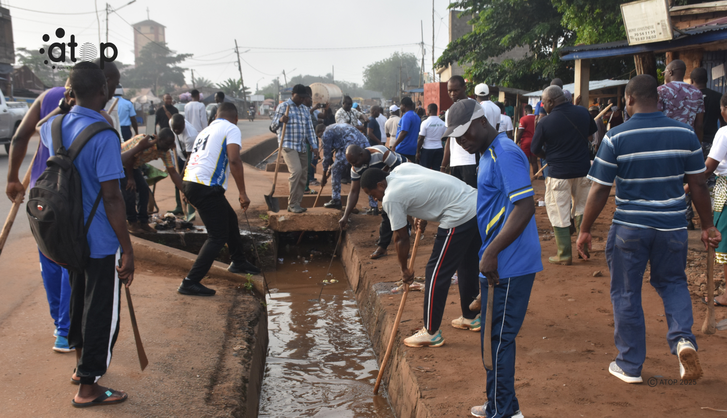 Zio / Opération « Togo-propre » : de nombreux sites nettoyés dans la commune Zio 1 1 Oliver 1 2