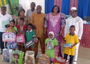 Tchaoudjo/« Noël Solidaire 2025 » : Le gouvernement donne le sourire à 150 enfants de la Centrale   