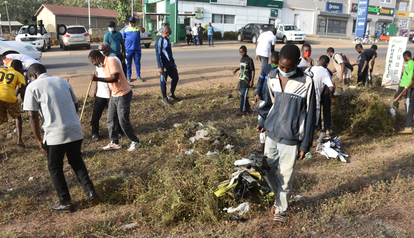 Ogou : L’opération « Togo propre » respectée dans la région des Plateaux-est 1 Oliver 3 2