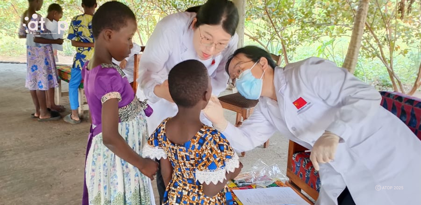 Zio/ Coopération sino-togolaise : Une consultation médicale gratuite de la mission médicale chinoise au centre Reyma d’Agbélouvé 1 Oliver 6 5
